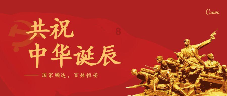 一名消防员徒手清理废墟且用力较大,三层厚的手套被磨破